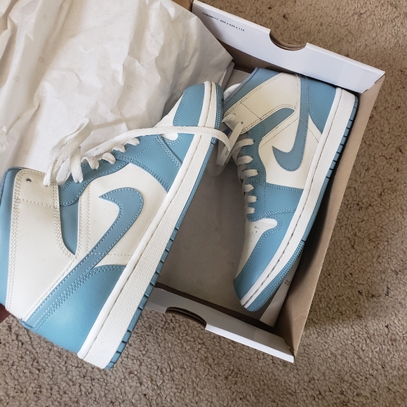 wmns jordan 1 unc